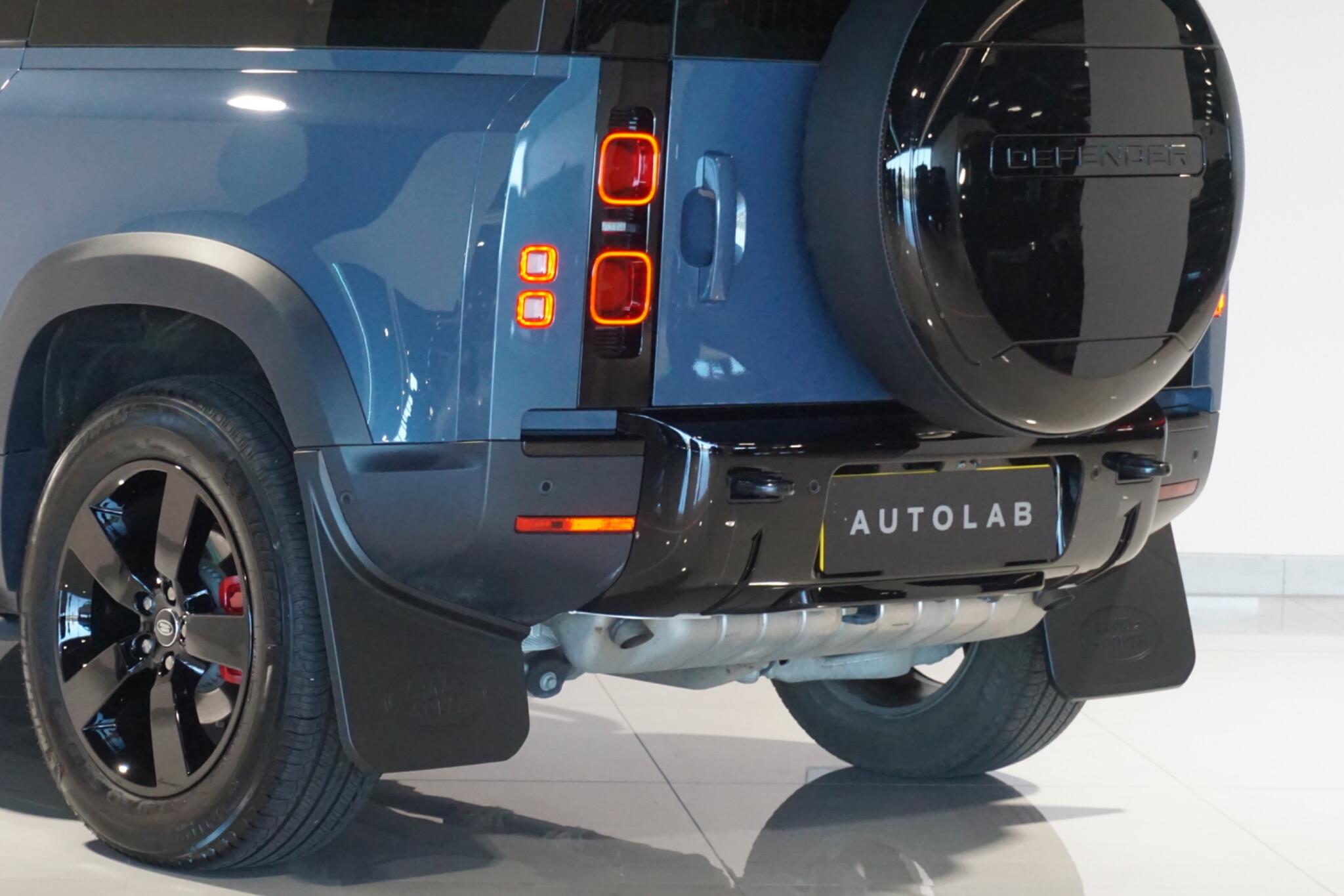 Land Rover Defender 90 2.0 P300 SE SUV 3dr Petrol Auto 4WD Euro 6 (s/s) (300 ps)
